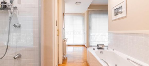 5 Schlafzimmer Doppelhaus in Sant Cugat Del Valles, Spain, Nr. 161069 43