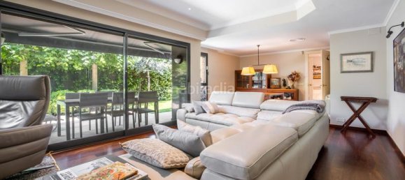 5 Schlafzimmer Doppelhaus in Sant Cugat Del Valles, Spain, Nr. 161069 2