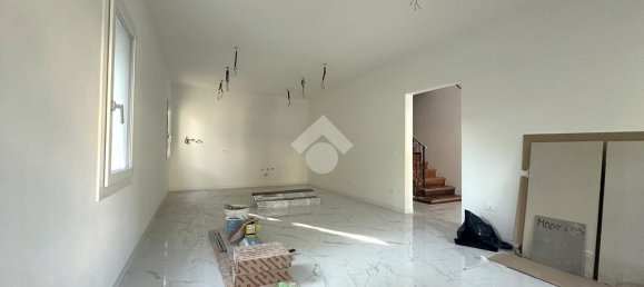 Villa de 2 dormitorios en Treviso, Italy No. 353940 3