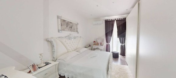 3 rooms Apartment in Sant'Anastasia, Italy No. 315860 4