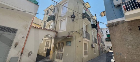 3 rooms Apartment in Sant'Anastasia, Italy No. 315860 13