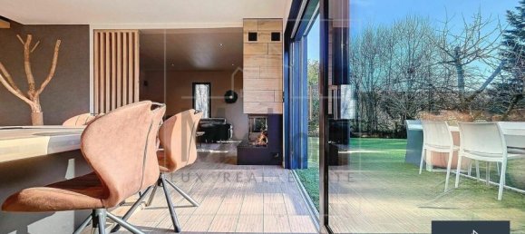 4 bedrooms Castles in Vitry-sur-Orne, France No. 337679 2