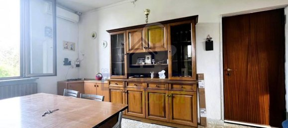 3-salle Appartement à Asola, Italy No. 37224 12