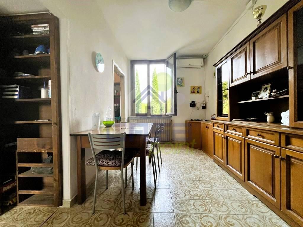 3-salle Appartement à Asola, Italy No. 37224