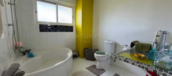 4 bedrooms Villa in Agios Athanasios, Cyprus No. 18943 15