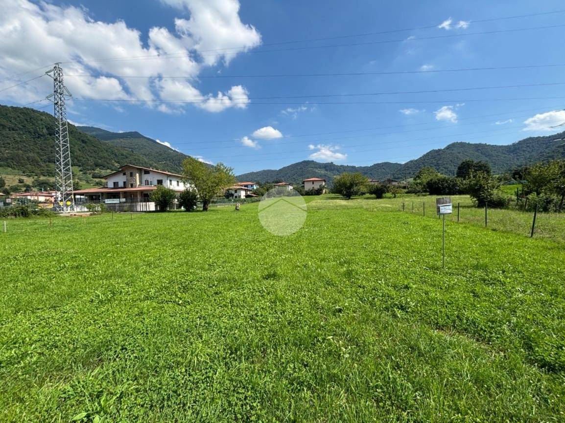 1345m² Land in Berzo San Fermo, Italy No. 272242