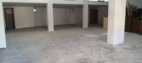 3 rooms Commercial property in Perugia, Italy No. 104396 3