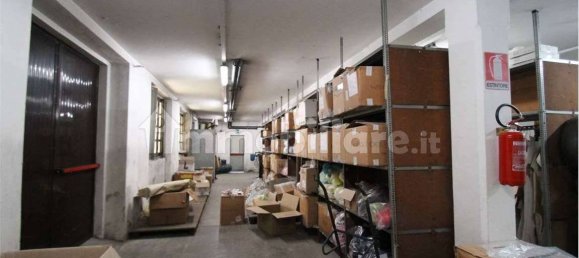 247m² Warehouse in Paderno d'Adda, Italy No. 2673 2