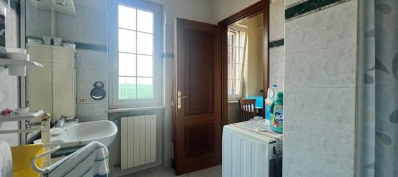 Дом с 3 спальнями в Фрозиноне, Италия № 144770 9