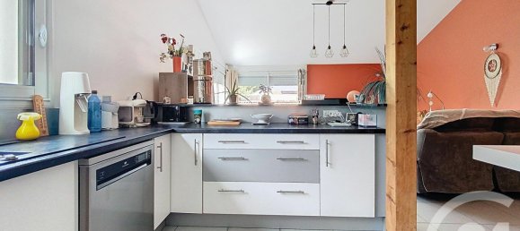 Adosado de 3 dormitorios en Vergeroux, France No. 357443 7