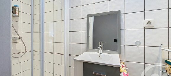 Adosado de 3 dormitorios en Vergeroux, France No. 357443 20