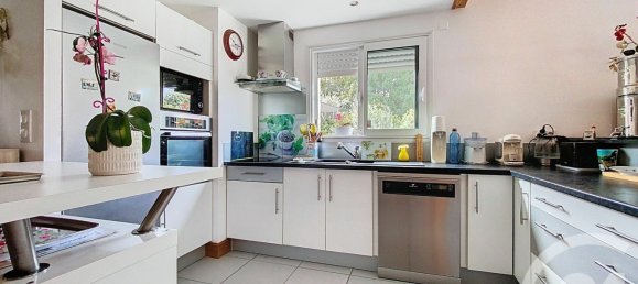 Adosado de 3 dormitorios en Vergeroux, France No. 357443 6