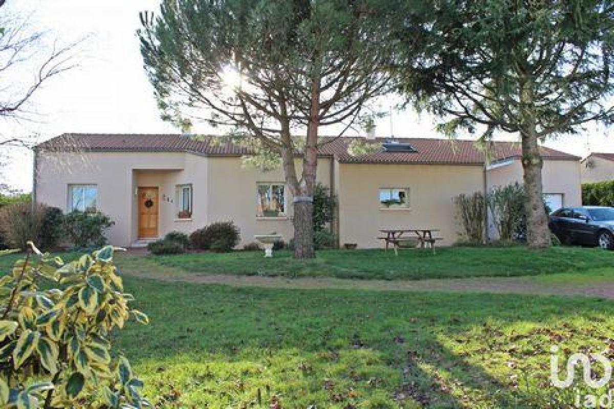 4 غرف نوم منزل في Pouzauges, France رقم 30057