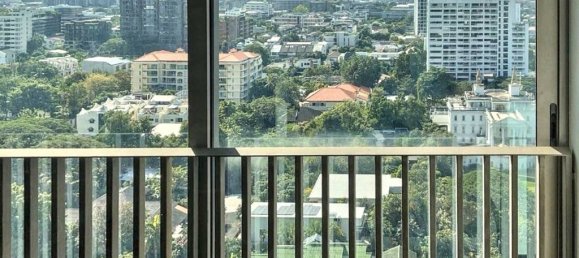 Кондоминиум  с 2 спальнями в Пхракханонг, Таиланд № 59822 10