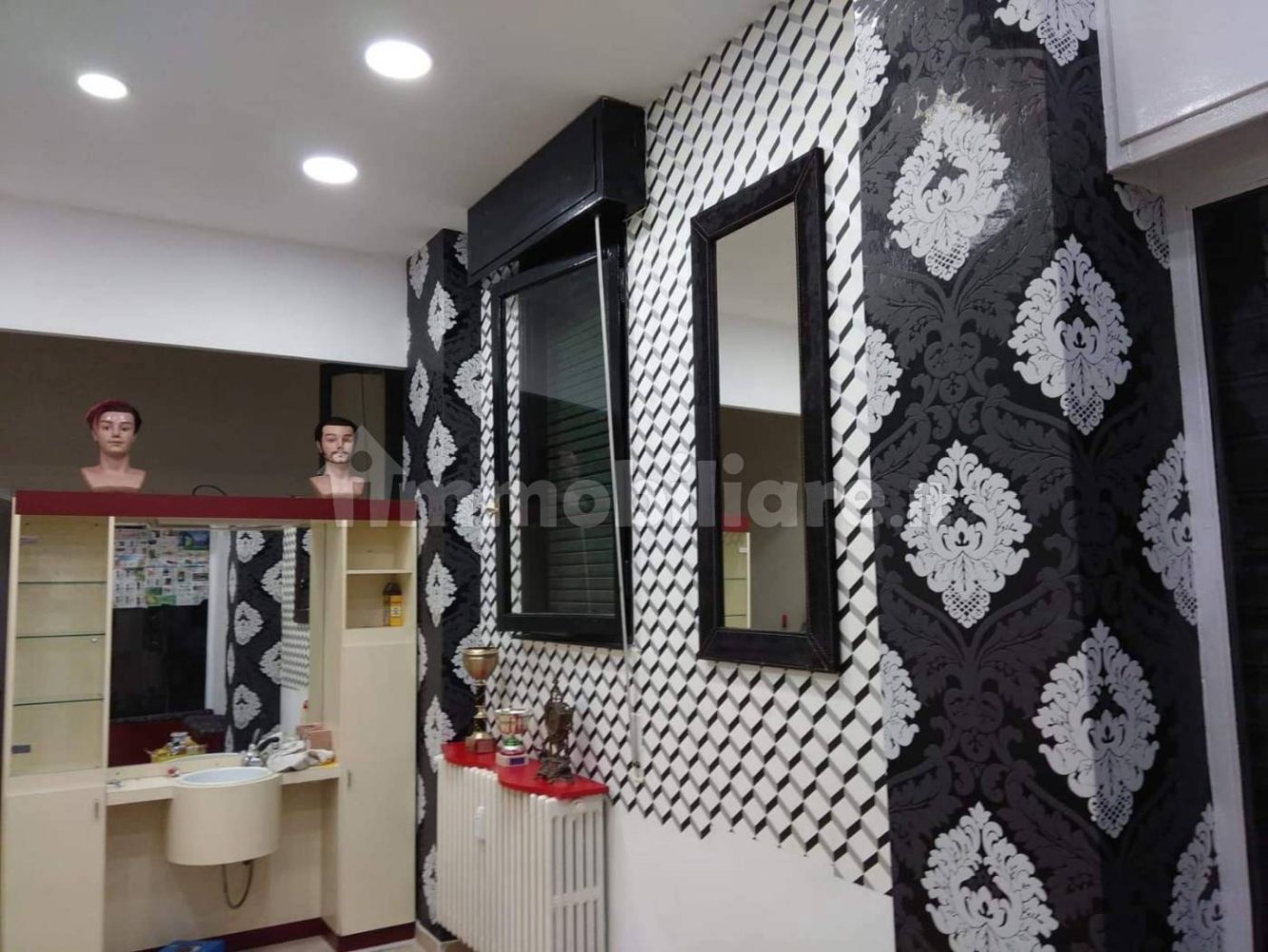 1 room Commercial property in Milan, Italy No. 308378