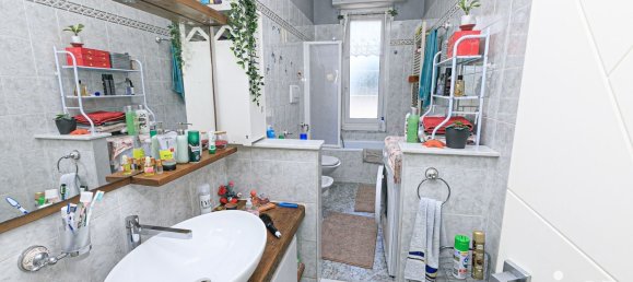 6-salle Appartement à Serra Riccò, Italy No. 280847 38