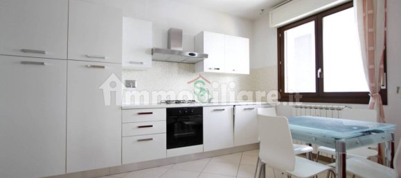 1 bedroom Apartment in Florence, Italy No. 330114 2