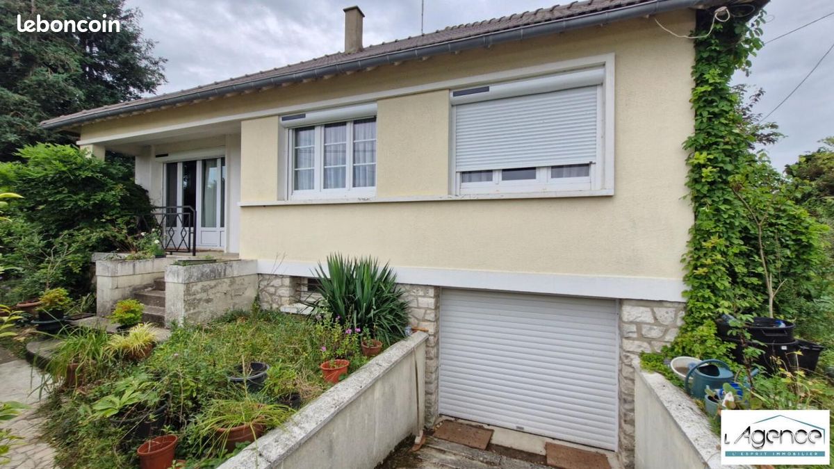 3 bedrooms House in Chateaudun, France No. 252201