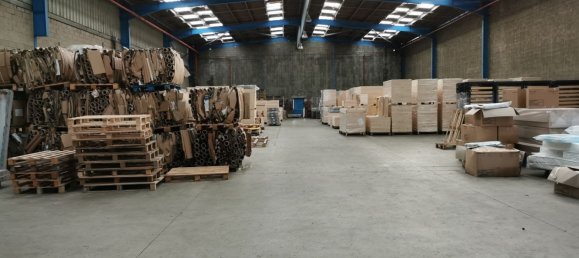 9200m² Commercial property in Tricot, France No. 254663 2