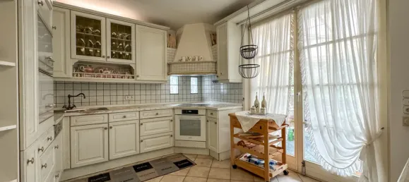 8 rooms Bungalow in Wetteraukreis, Germany No. 12377 4