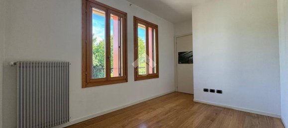 2 Schlafzimmer Haus in Vittorio Veneto, Italy, Nr. 288747 22