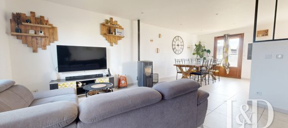 3 bedrooms House in Nogent-le-Roi, France No. 47412 3