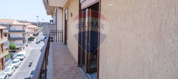 3 chambres Appartement à Misterbianco, Italy No. 308726 8