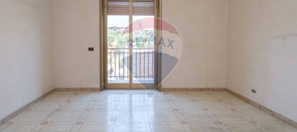 3 chambres Appartement à Misterbianco, Italy No. 308726 4