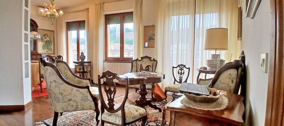 5 bedrooms Apartment in Siena, Italy No. 323140 4