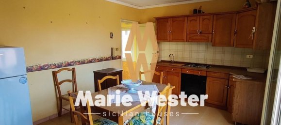 11-salle Maison de ville à Termini Imerese, Italy No. 123643 10