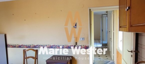 11-salle Maison de ville à Termini Imerese, Italy No. 123643 12