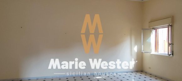 11-salle Maison de ville à Termini Imerese, Italy No. 123643 14