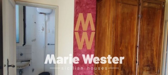 11-salle Maison de ville à Termini Imerese, Italy No. 123643 27