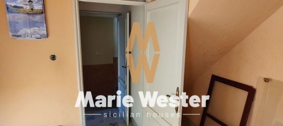 11-salle Maison de ville à Termini Imerese, Italy No. 123643 23