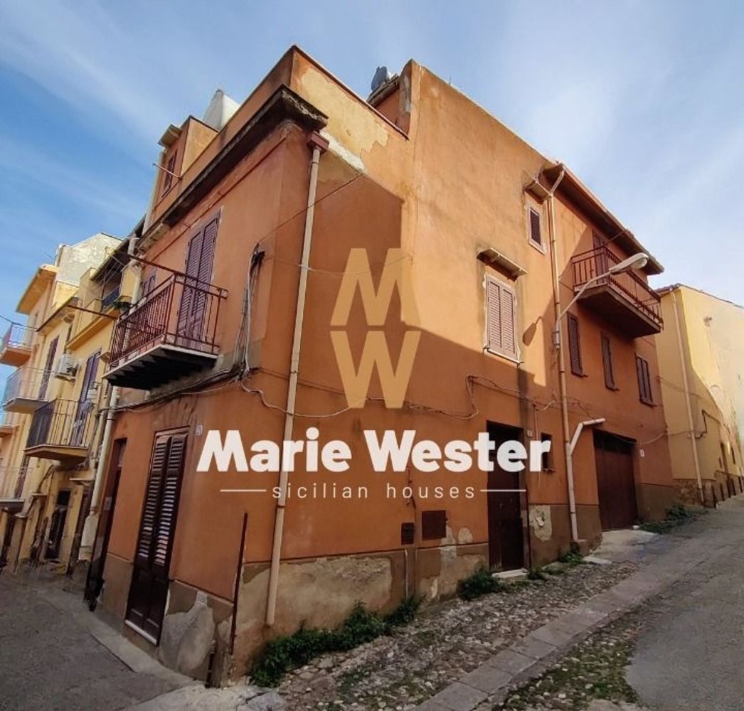 11-salle Maison de ville à Termini Imerese, Italy No. 123643