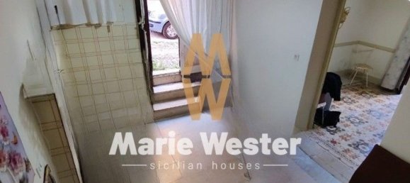 11-salle Maison de ville à Termini Imerese, Italy No. 123643 38