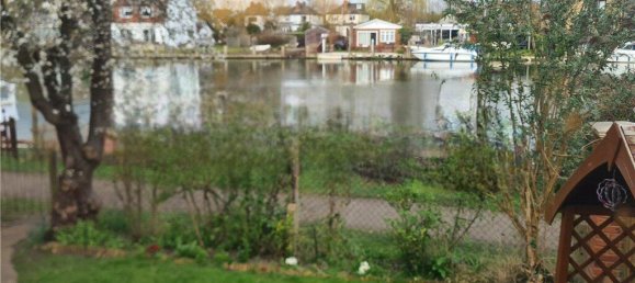 4 bedrooms House in Egham, United Kingdom No. 8629 44