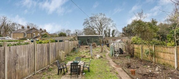 4 bedrooms House in Egham, United Kingdom No. 8629 38