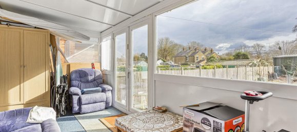 4 bedrooms House in Egham, United Kingdom No. 8629 10