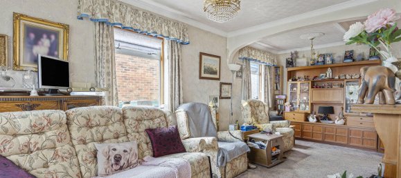 4 bedrooms House in Egham, United Kingdom No. 8629 24