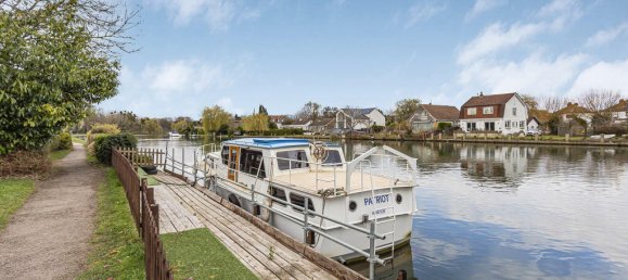 4 bedrooms House in Egham, United Kingdom No. 8629 41