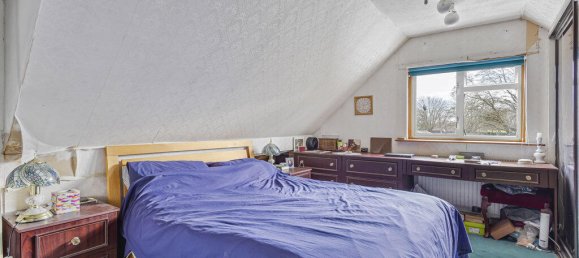 4 bedrooms House in Egham, United Kingdom No. 8629 18