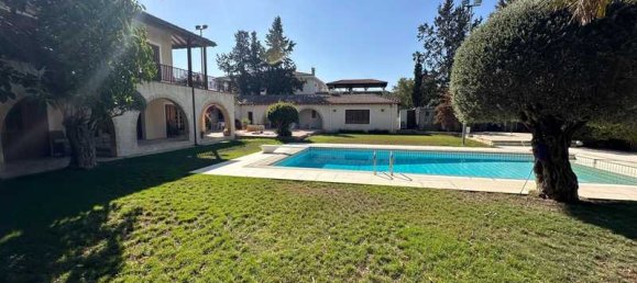 Villa de 5 dormitorios en Strovolos, Cyprus No. 18041 12