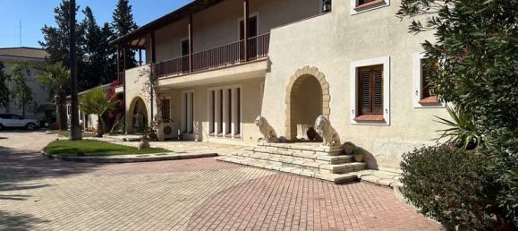 Villa de 5 dormitorios en Strovolos, Cyprus No. 18041 3