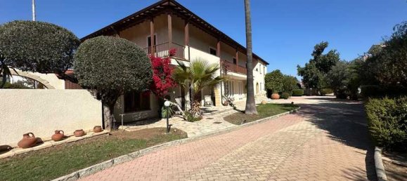 Villa de 5 dormitorios en Strovolos, Cyprus No. 18041 4