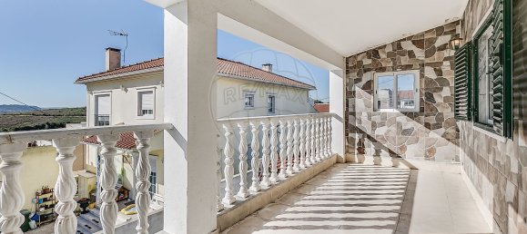 2 bedrooms House in Loures, Portugal No. 53098 18