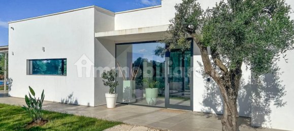 3 bedrooms Villa in San Vito dei Normanni, Italy No. 284135 2