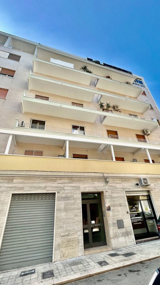 4 chambres Appartement à Bari, Italy No. 325455