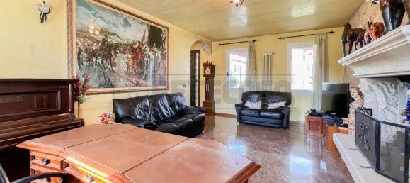 8 rooms House in Dueville, Italy No. 300841 11