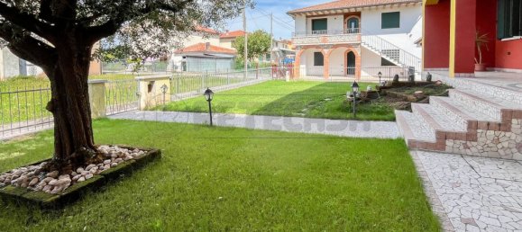 8 rooms House in Dueville, Italy No. 300841 3